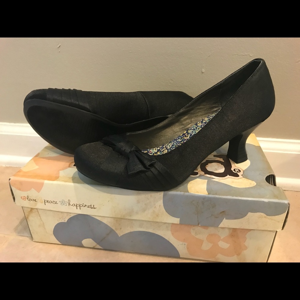 Women’s black dress Mudd shoes